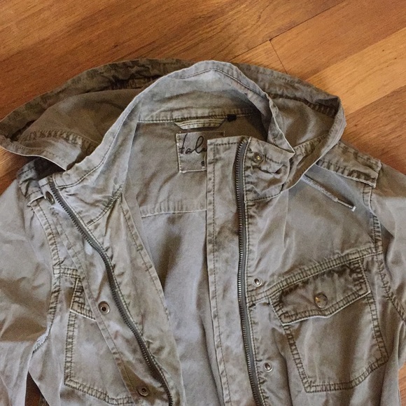 Talula utility jacket from Aritzia - Picture 2 of 7